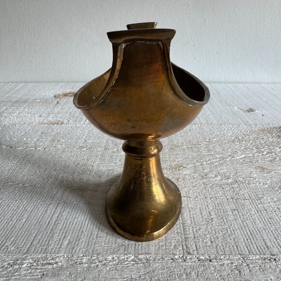 Small Vintage Brass Raised Decorative Swooped Bowl - Picture 5 of 11